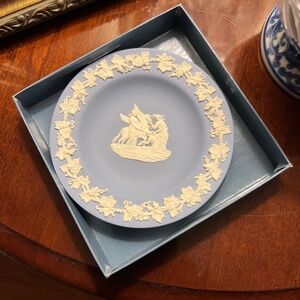 Wedgwood plate